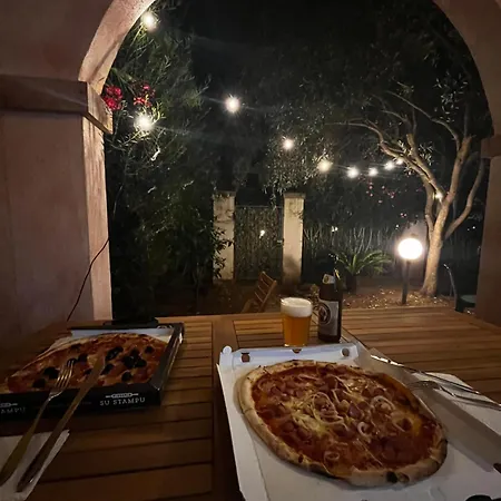 בית נופש Sa Domu E Su Sole *